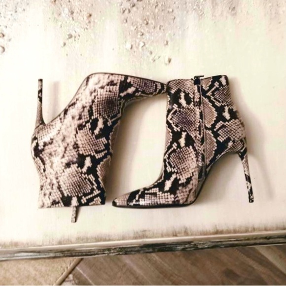 🌷Sold!🌷Alice + Olivia Snake Skin Leather Stiletto Ankle Boots! Size 9.5 - Picture 5 of 6